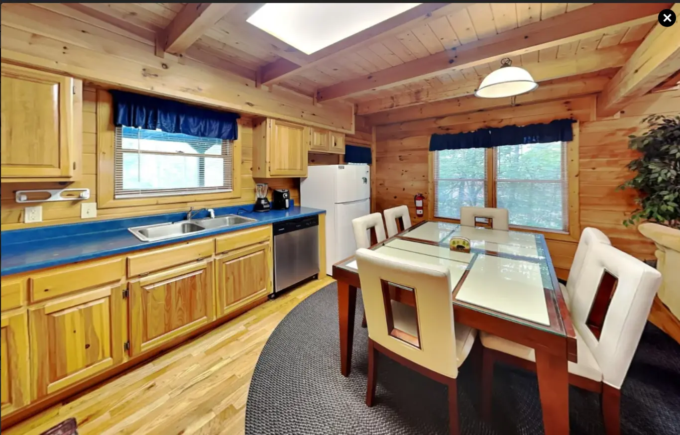 Fully equipped kitchen and dining area at Morning Mist